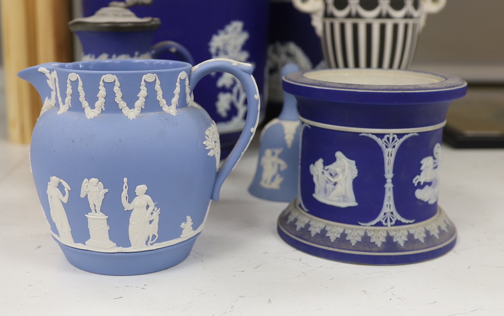 Assorted Wedgwood blue jasper wares, tallest 22.5cm (a.f.)